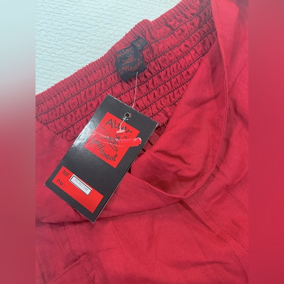 Aller Simplement Red flared Boho Pant
Size Small
NWT - Picture 4 of 6